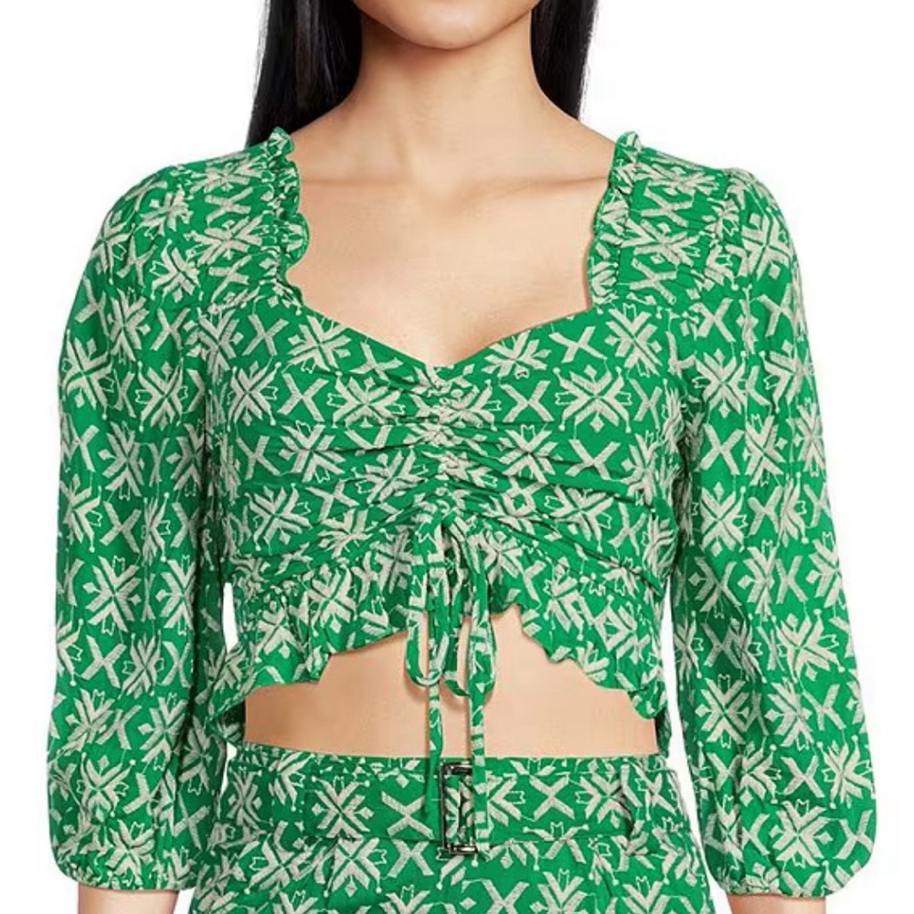 Isla Verde Embroidered Sweetheart Neck 3/4 Sleeve Cropped Top